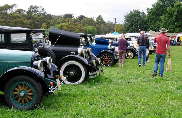 2005 Fete - old automobiles