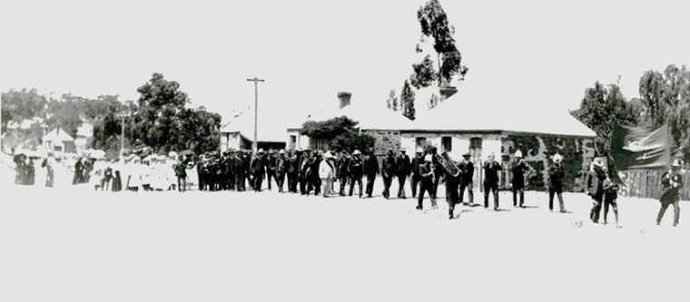 1909 Procession to picnic from St James