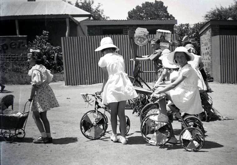 39 School Fete street parade