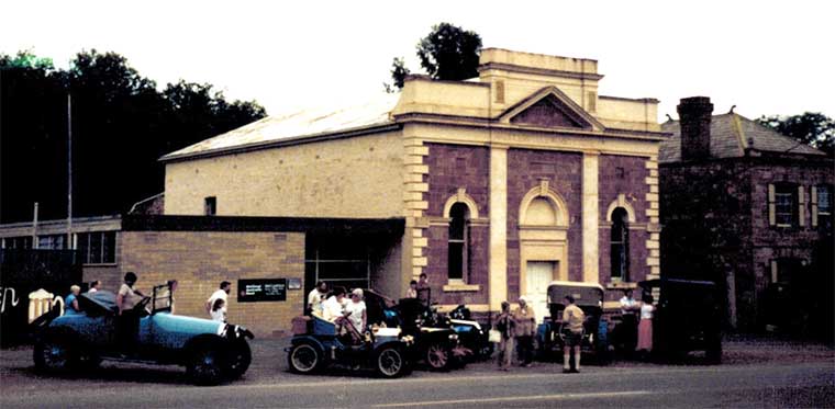 Old cars in Venables Street 1986